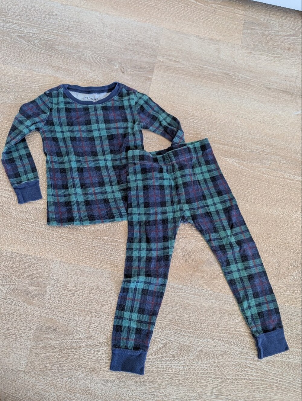 ✨4 for 12 Old Navy Plaid Pajama Set – Size 3T